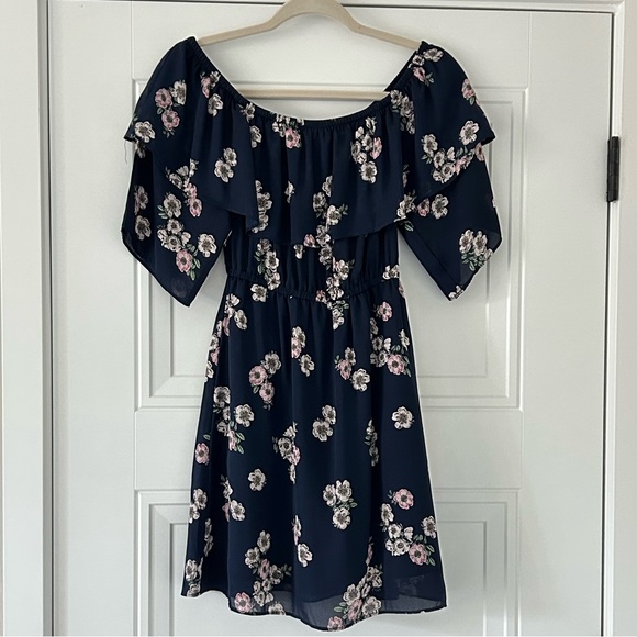 Cupcakes and Cashmere Benita Off the Shoulder Navy Floral Ruffle Dress - Picture 3 of 6